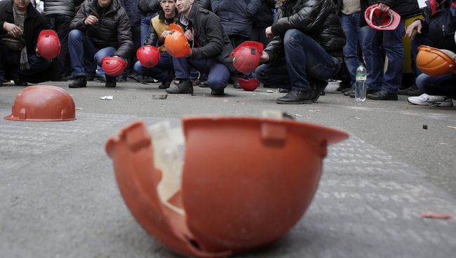 Шахтеры во время акции протеста. Архивное фото Шахтеры во время акции протеста. Архивное фото