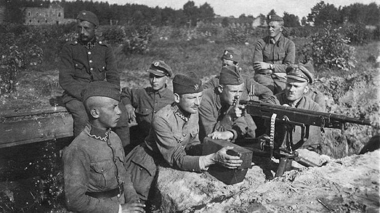 Польские солдаты в окопах под Милосной, август 1920 года. Советско-польская война Польские солдаты в окопах под Милосной, август 1920 года. Советско-польская война - РИА Новости, 1920, 16.03.2021