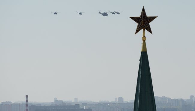 Военный парад, посвященный 69-й годовщине Победы в Великой Отечественной войне. Архивное фото Военный парад, посвященный 69-й годовщине Победы в Великой Отечественной войне. Архивное фото