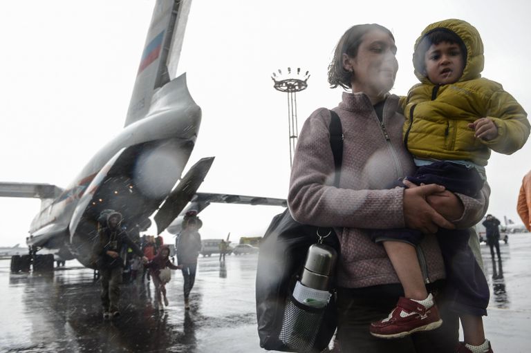Самолеты МЧС РФ эвакуировали граждан России и других государств из Непала Самолеты МЧС РФ эвакуировали граждан России и других государств из Непала