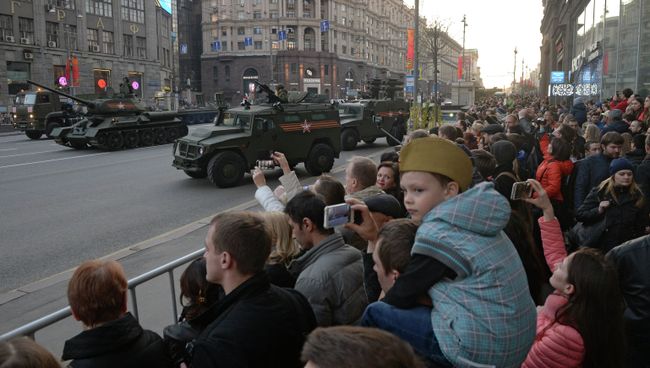 Репетиция военного парада в Москве в ознаменование 70-летия Победы в Великой Отечественной войне 1941-1945 годов Репетиция военного парада в Москве в ознаменование 70-летия Победы в Великой Отечественной войне 1941-1945 годов