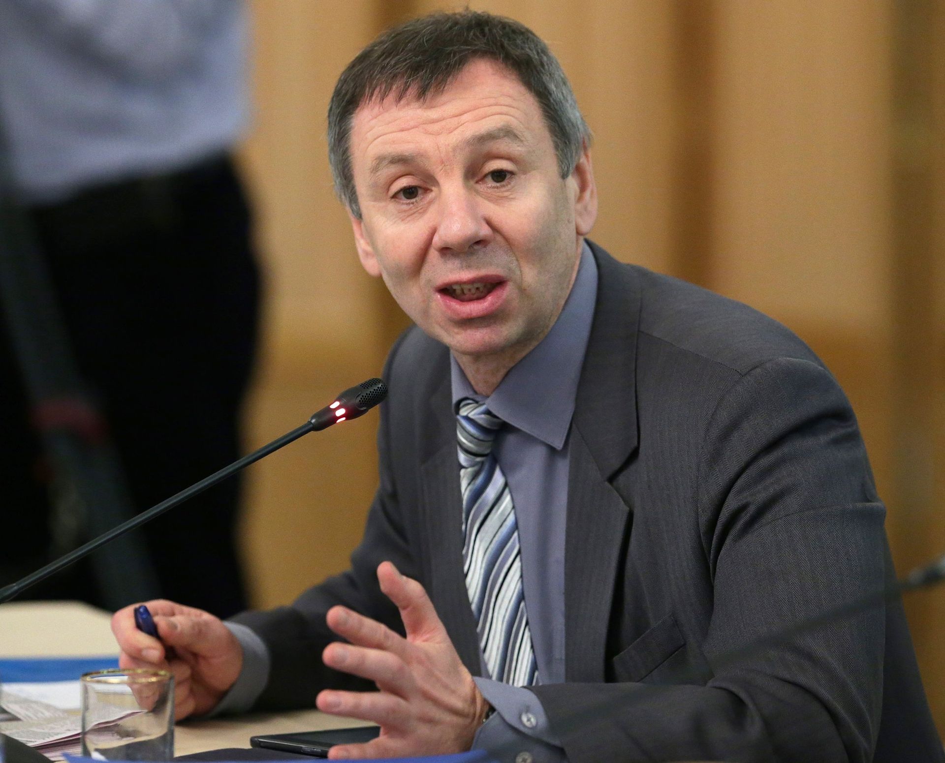 Открытая трибуна на тему Ситуация на Украине по пути мирного урегулирования - РИА Новости, 1920, 19.09.2022