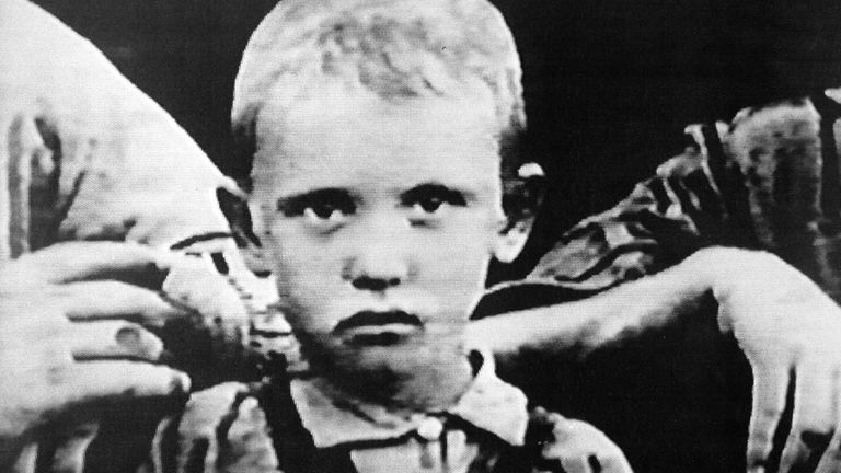 Маленький Михаил Горбачев в 1935 году Маленький Михаил Горбачев в 1935 году
