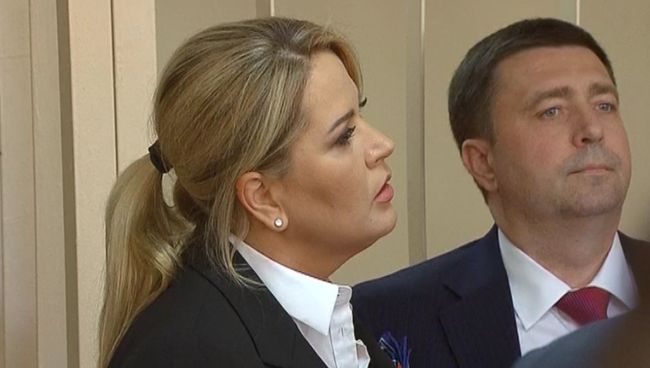 Васильева перешептывалась с адвокатом на оглашении приговора в суде Васильева перешептывалась с адвокатом на оглашении приговора в суде