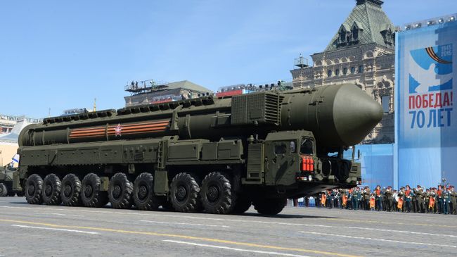 Транспортно-пусковой контейнер комплекса РС-24 Ярс. Архивное фото Транспортно-пусковой контейнер комплекса РС-24 Ярс. Архивное фото