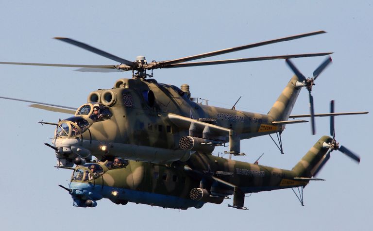 Ударные вертолеты МИ-24 во время репетиции военно-морского парада в ознаменование 70-летия Победы в Великой Отечественной войне 1941-1945 годов в Балтийске Ударные вертолеты МИ-24 во время репетиции военно-морского парада в ознаменование 70-летия Победы в Великой Отечественной войне 1941-1945 годов в Балтийске