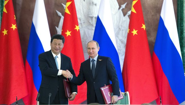 Подписание совместных документов и заявления В.В.Путина и Си Цзиньпина для прессы. Архивное фото Подписание совместных документов и заявления В.В.Путина и Си Цзиньпина для прессы. Архивное фото