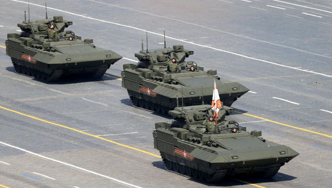 Боевые машины пехоты на гусеничной платформе Армата. Архивное фото Боевые машины пехоты на гусеничной платформе Армата. Архивное фото