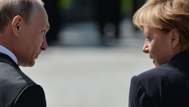 Президент Российской Федерации Владимир Путин и канцлер Федеративной Республики Германия Ангела Меркель. Архивное фото Президент Российской Федерации Владимир Путин и канцлер Федеративной Республики Германия Ангела Меркель. Архивное фото