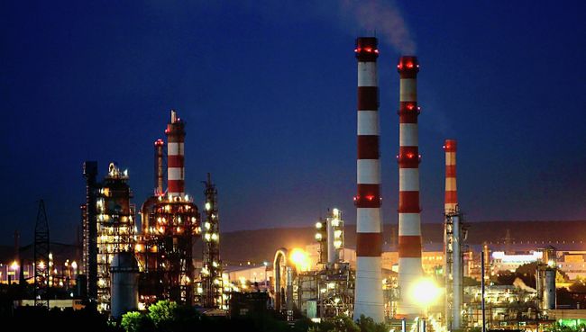 Московский нефтеперерабатывающий завод (МНПЗ) в Капотне. Архивное фото