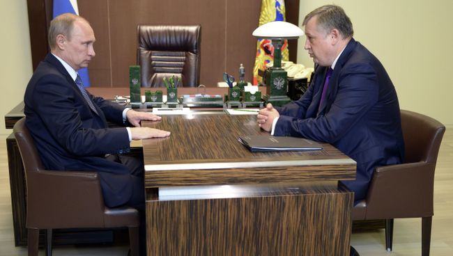 Президент России В.Путин провел рабочую встречу с губернатором Ленинградской области А.Дрозденко