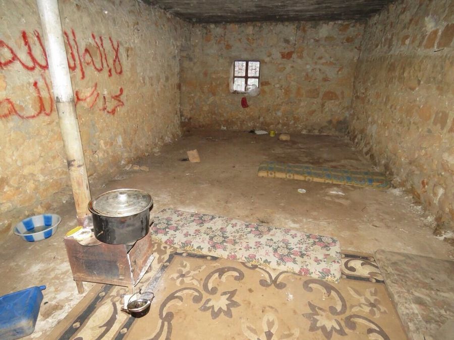 Лагерь боевиков Джебхат ан-Нусра в горном районе Каламун на сирийско-ливанской границе Лагерь боевиков Джебхат ан-Нусра в горном районе Каламун на сирийско-ливанской границе