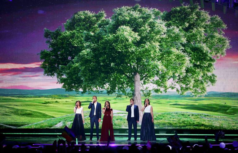 Группа Boggie из Венгрии во время выступления в первом полуфинале Международного конкурса песни Евровидение 2015 в Вене Группа Boggie из Венгрии во время выступления в первом полуфинале Международного конкурса песни Евровидение 2015 в Вене