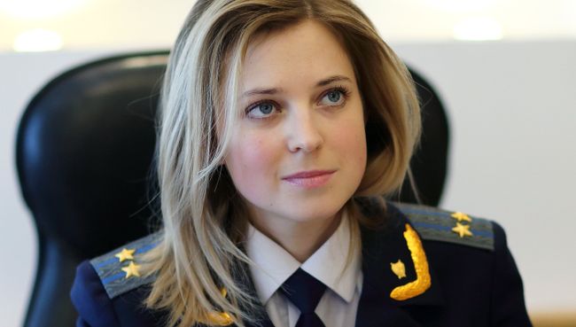 Прокурор Крыма Наталья Поклонская в своем рабочем кабинете в Симферополе