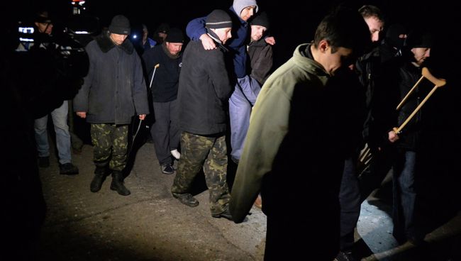 Обмен пленными между ополченцами ДНР, ЛНР и украинскими силовикам. Архивное фото Обмен пленными между ополченцами ДНР, ЛНР и украинскими силовикам. Архивное фото