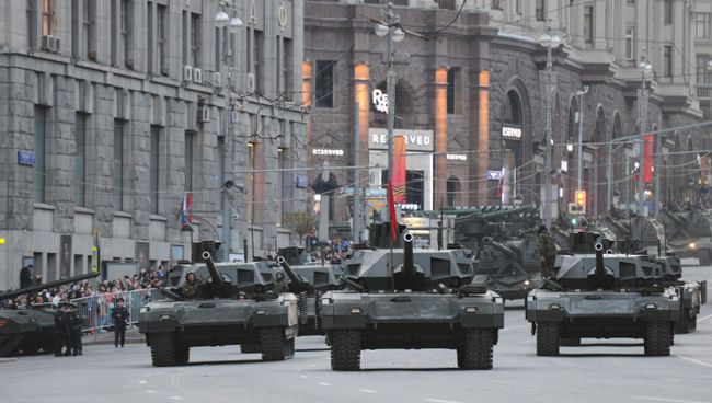 Репетиция военного парада в Москве в ознаменование 70-летия Победы в Великой Отечественной войне 1941-1945 годов. Архивное фото Репетиция военного парада в Москве в ознаменование 70-летия Победы в Великой Отечественной войне 1941-1945 годов. Архивное фото