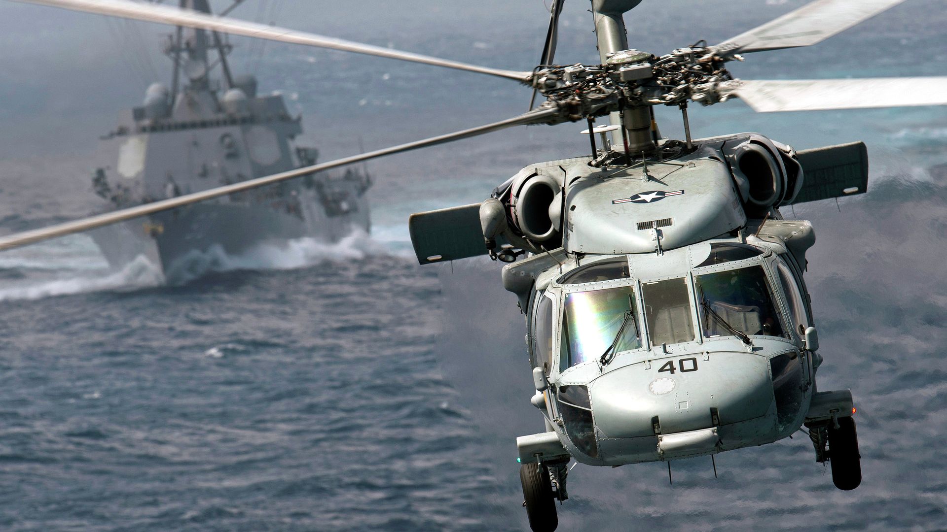 Вертолет MH-60S Knight Hawk и эскадренный миноносец USS Chafee Тихоокеанского флота ВМС США Вертолет MH-60S Knight Hawk и эскадренный миноносец USS Chafee Тихоокеанского флота ВМС США - РИА Новости, 1920, 01.09.2021
