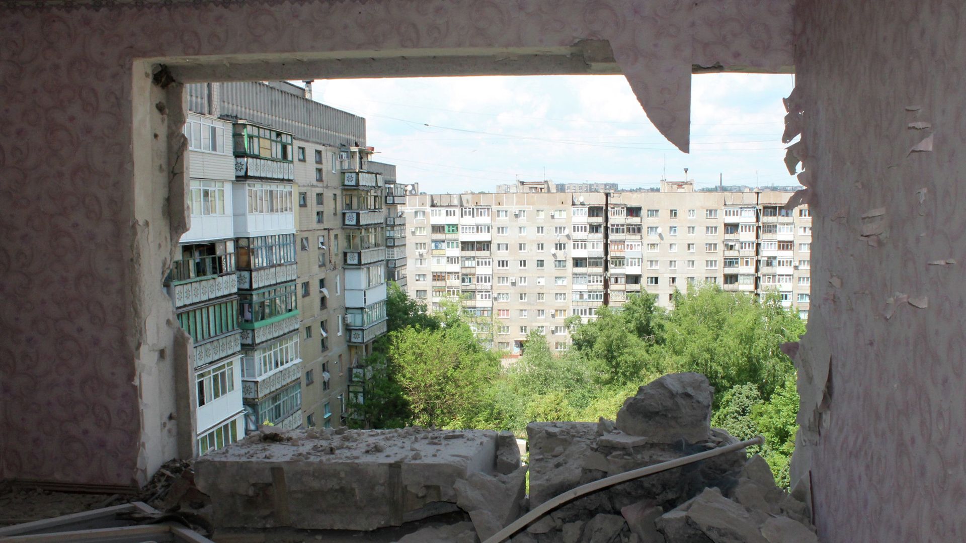 Последствия обстрела города Горловки Донецкой области Последствия обстрела города Горловки Донецкой области - РИА Новости, 1920, 03.10.2025
