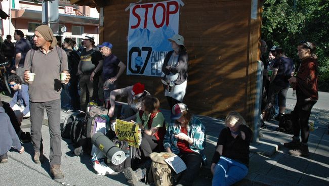 Акция протеста против саммита G7 в Гармиш-Партенкирхене Акция протеста против саммита G7 в Гармиш-Партенкирхене