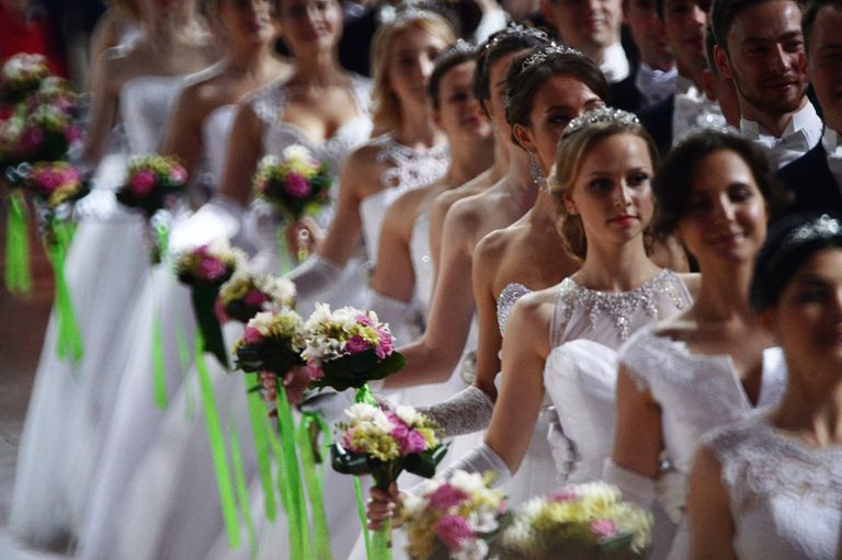 Участники тринадцатого благотворительного Венского Бала, приуроченного к 70-летию Победы антигитлеровской коалиции во Второй мировой войне и 70-летию освобождения Вены Советской Армией Участники тринадцатого благотворительного Венского Бала, приуроченного к 70-летию Победы антигитлеровской коалиции во Второй мировой войне и 70-летию освобождения Вены Советской Армией
