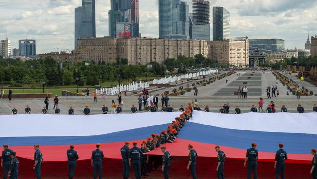 Церемония развертывания самого большого Флага России Церемония развертывания самого большого Флага России