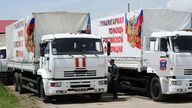 Подготовка очередного гуманитарного конвоя в Ростовской области для юго-востока Украины. Архивное фто