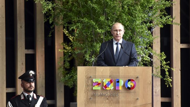 Президент России Владимир Путин во время пресс-конференции на выставке ЭКСПО-2015 в Милане