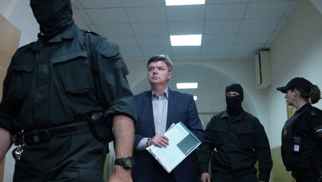 Председатель думы Хабаровского края Виктор Чудов в Басманном суде города Москвы