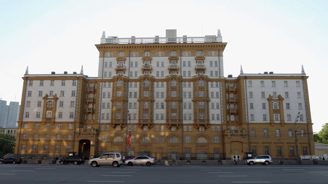 Здание американского посольства в Москве Здание американского посольства в Москве