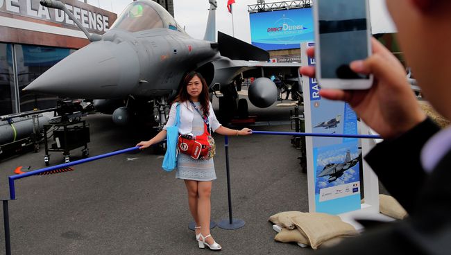 Международный авиакосмический салон Paris Air Show 2015 в Ле-Бурже