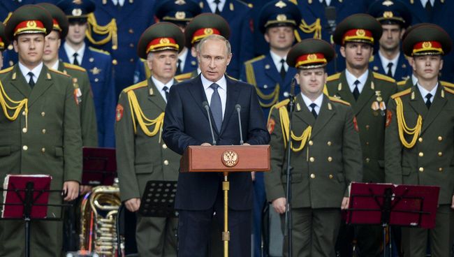 Президент России Владимир Путин выступает на церемонии открытия Международного военно-технического форума Армия-2015 Президент России Владимир Путин выступает на церемонии открытия Международного военно-технического форума Армия-2015