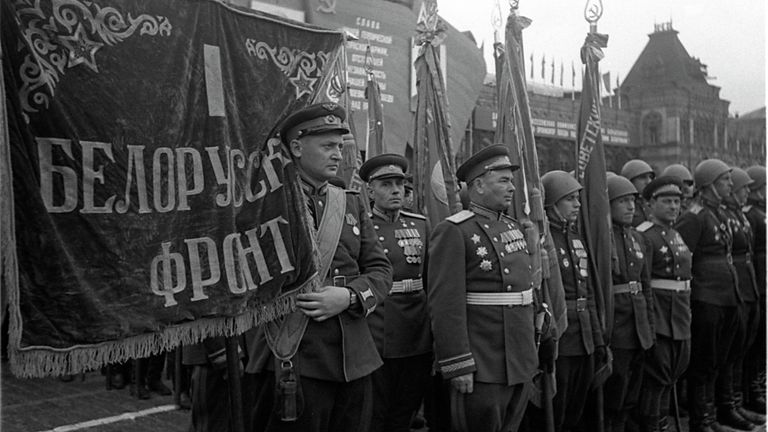 Воины 1 Белорусского фронта на Параде Победы на Красной площади 24 июня 1945 года Воины 1 Белорусского фронта на Параде Победы на Красной площади 24 июня 1945 года