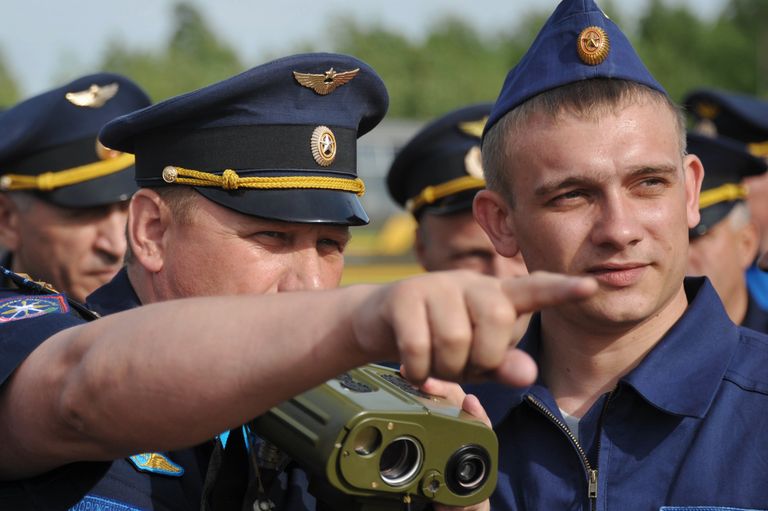 Офицеры вооруженных сил РФ во время совместной воздушно-огневой конференции ВВС И ПВО России и Белоруссии Офицеры вооруженных сил РФ во время совместной воздушно-огневой конференции ВВС И ПВО России и Белоруссии