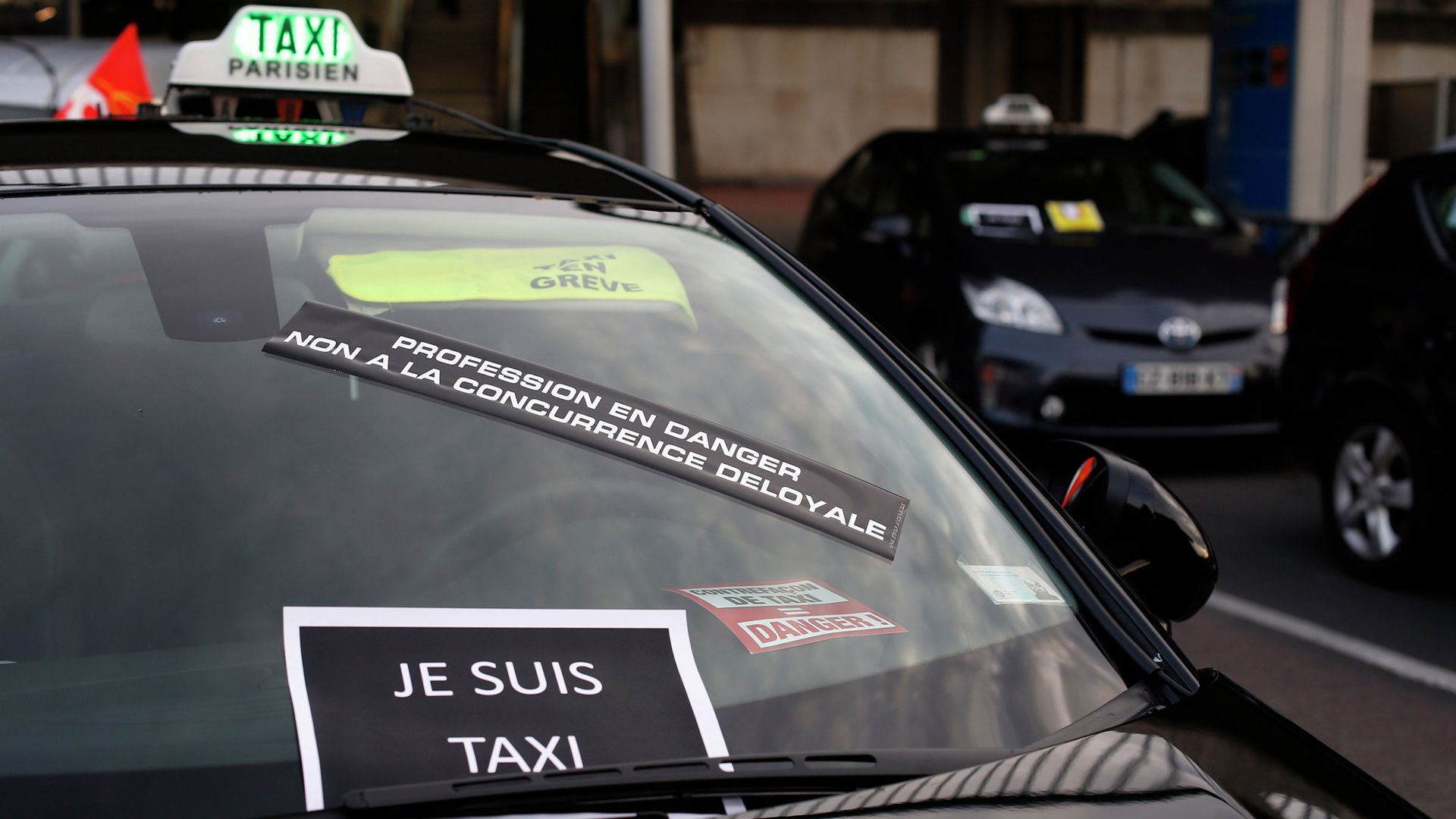 Забастовка таксистов против приложения Uber во Франции Забастовка таксистов против приложения Uber во Франции - РИА Новости, 1920, 19.07.2022