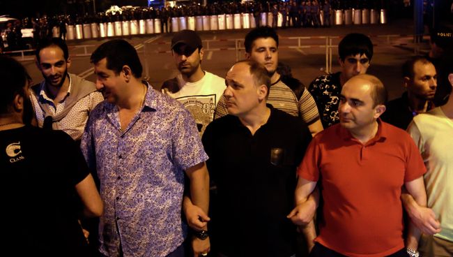 Акция протеста против повышения тарифов на услуги ЖКХ в Ереване