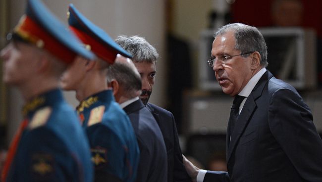 Министр иностранных дел России Сергей Лавров на церемонии прощания с политиком Евгением Примаковым Министр иностранных дел России Сергей Лавров на церемонии прощания с политиком Евгением Примаковым