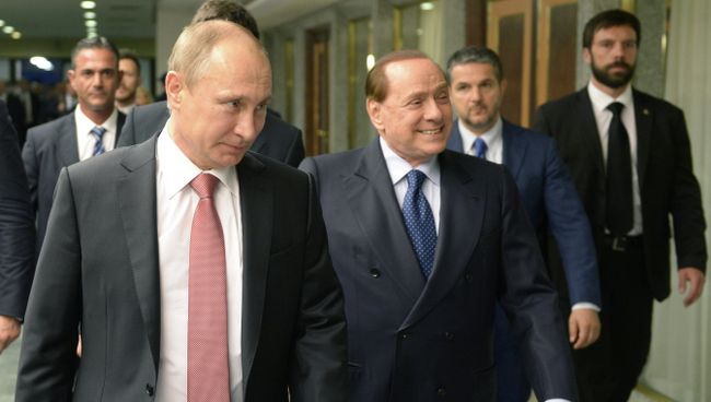 Президент России Владимир Путин и экс-премьер Италии Сильвио Берлускони. Архивное фото Президент России Владимир Путин и экс-премьер Италии Сильвио Берлускони. Архивное фото