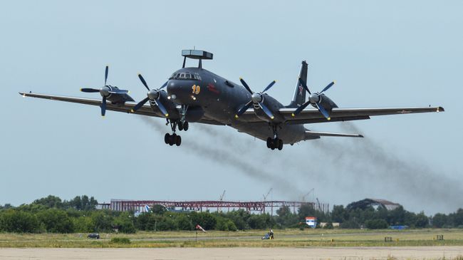 Первый серийный противолодочный самолет Ил-38Н Первый серийный противолодочный самолет Ил-38Н