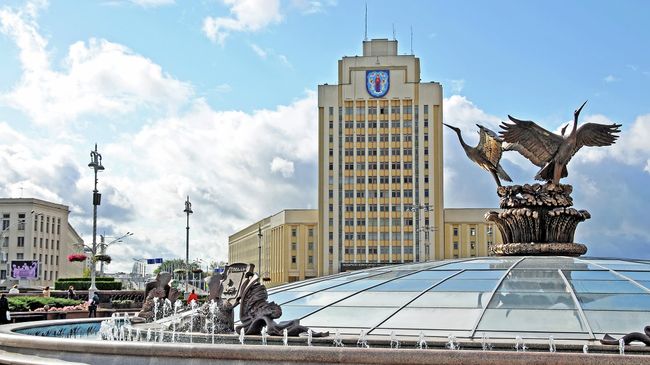 Площадь Независимости, Минск. Архивное фото Площадь Независимости, Минск. Архивное фото