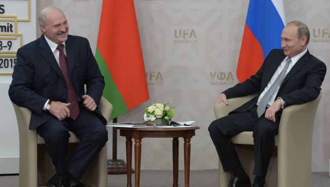 Президент Российской Федерации Владимир Путин и Президент Республики Белоруссия Александр Лукашенко. Архивное фото