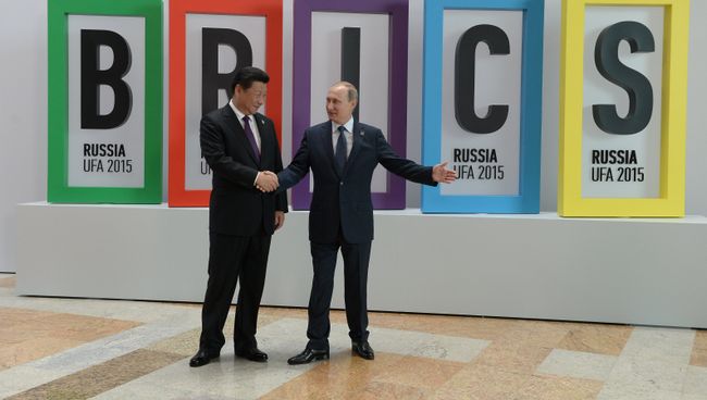 Президент Российской Федерации Владимир Путин и Председатель Китайской Народной Республики Си Цзиньпин, архивное фото Президент Российской Федерации Владимир Путин и Председатель Китайской Народной Республики Си Цзиньпин, архивное фото