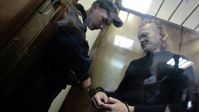Избрание меры пресечения руководителям журнала Флирт в Симоновском суде. Архивное фото Избрание меры пресечения руководителям журнала Флирт в Симоновском суде. Архивное фото