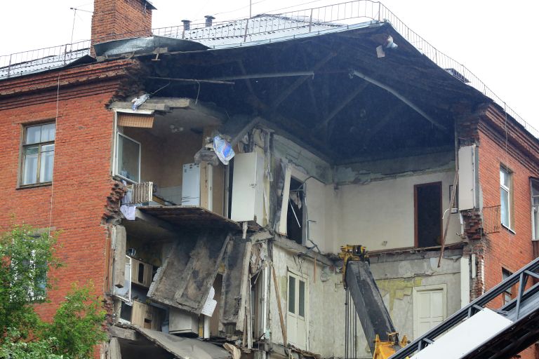 Часть обрушившегося жилого дома по адресу Куйбышева, 103 в Перми. Часть обрушившегося жилого дома по адресу Куйбышева, 103 в Перми.