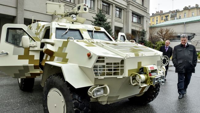 Украинский бронеавтомобиль Дозор-Б. Архивное фото Украинский бронеавтомобиль Дозор-Б. Архивное фото