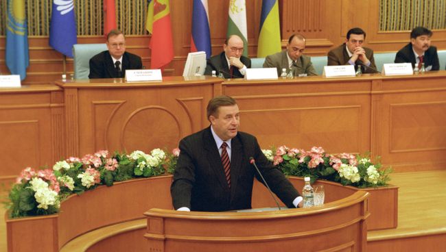 Председатель Государственной Думы РФ Геннадий Селезнев во время совещания глав контрольно-ревизионных органов стран СНГ в Счетной палате РФ. Архивное фото