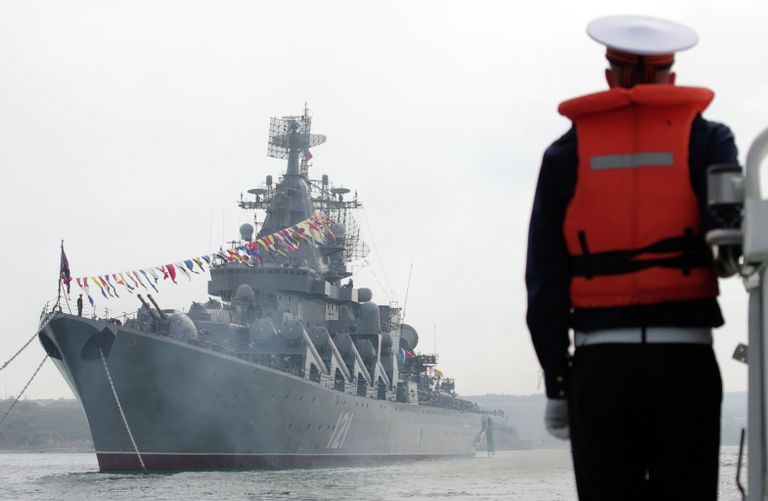Гвардейский ракетный крейсер Москва Черноморского флота РФ Гвардейский ракетный крейсер Москва Черноморского флота РФ