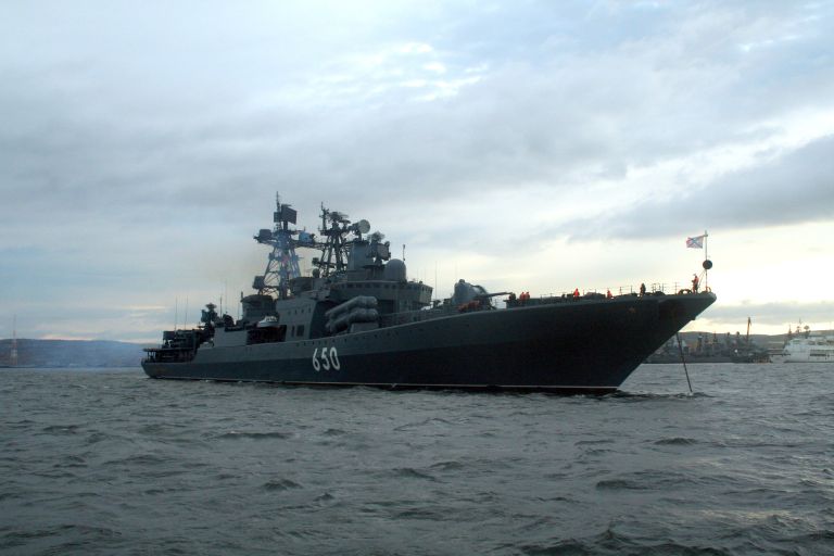 Боевой корабль Северного флота - большой противолодочный корабль (БПК) Адмирал Чабаненко Боевой корабль Северного флота - большой противолодочный корабль (БПК) Адмирал Чабаненко