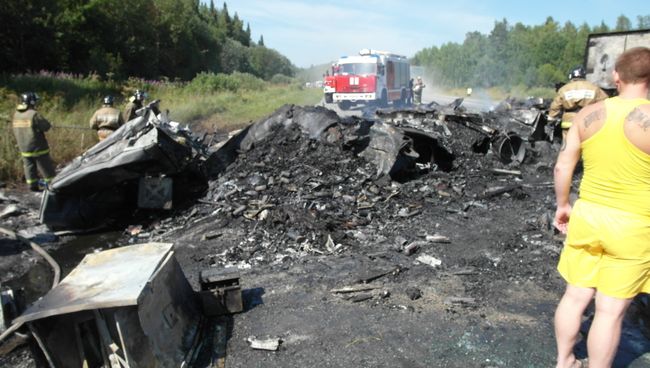 На месте ДТП с участием рейсового автобуса в Козульском районе Красноярского края. 22 июля 2015