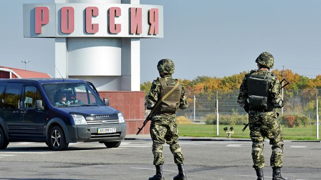 Украинские военные на русско-украинской границе. Архивное фото Украинские военные на русско-украинской границе. Архивное фото