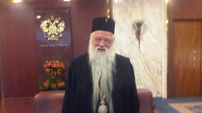 Бывший митрополит Калавритский и Эгиалийский Амвросий (Элладская православная церковь) Бывший митрополит Калавритский и Эгиалийский Амвросий (Элладская православная церковь)
